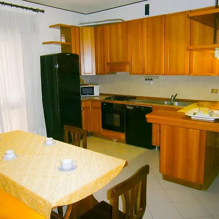 Dalla Bella - Agenzia Cocal アパート