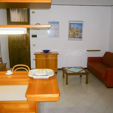 Dalla Bella - Agenzia Cocal アパート